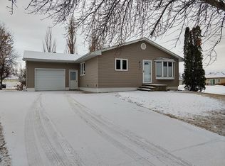 301 Valley St, Cavalier, ND 58220