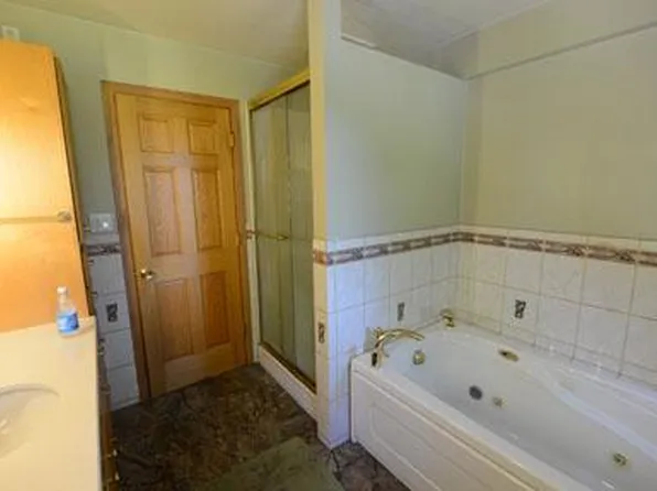 (undisclosed Address), Saint Paul, MN 55112