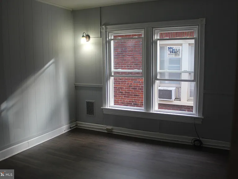 446 N Prospect St — Photo 8