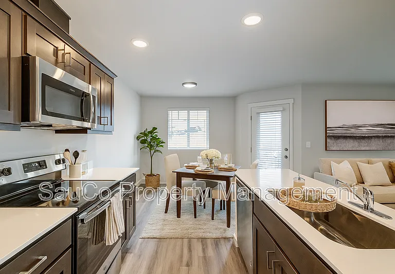 2564 Hawthorne St #102 — Photo 4