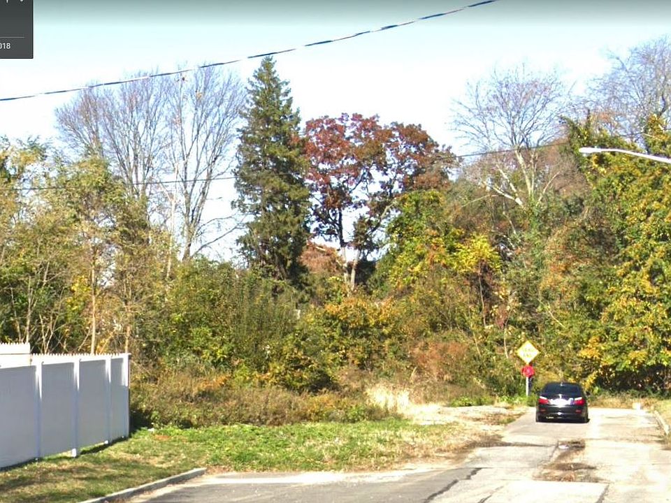2nd image of 6 Oak St