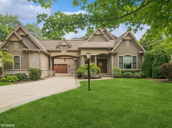 921 S Beverly Ln, Arlington Heights, IL 60005