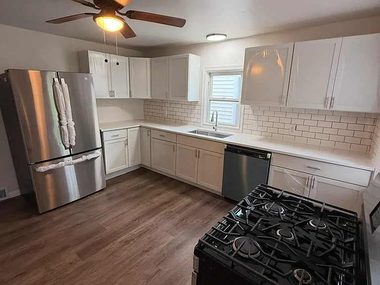 8449 Fisher Ave — Photo 9