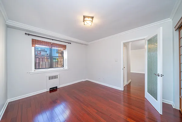 Sold by Bizzarro Agency | media 7