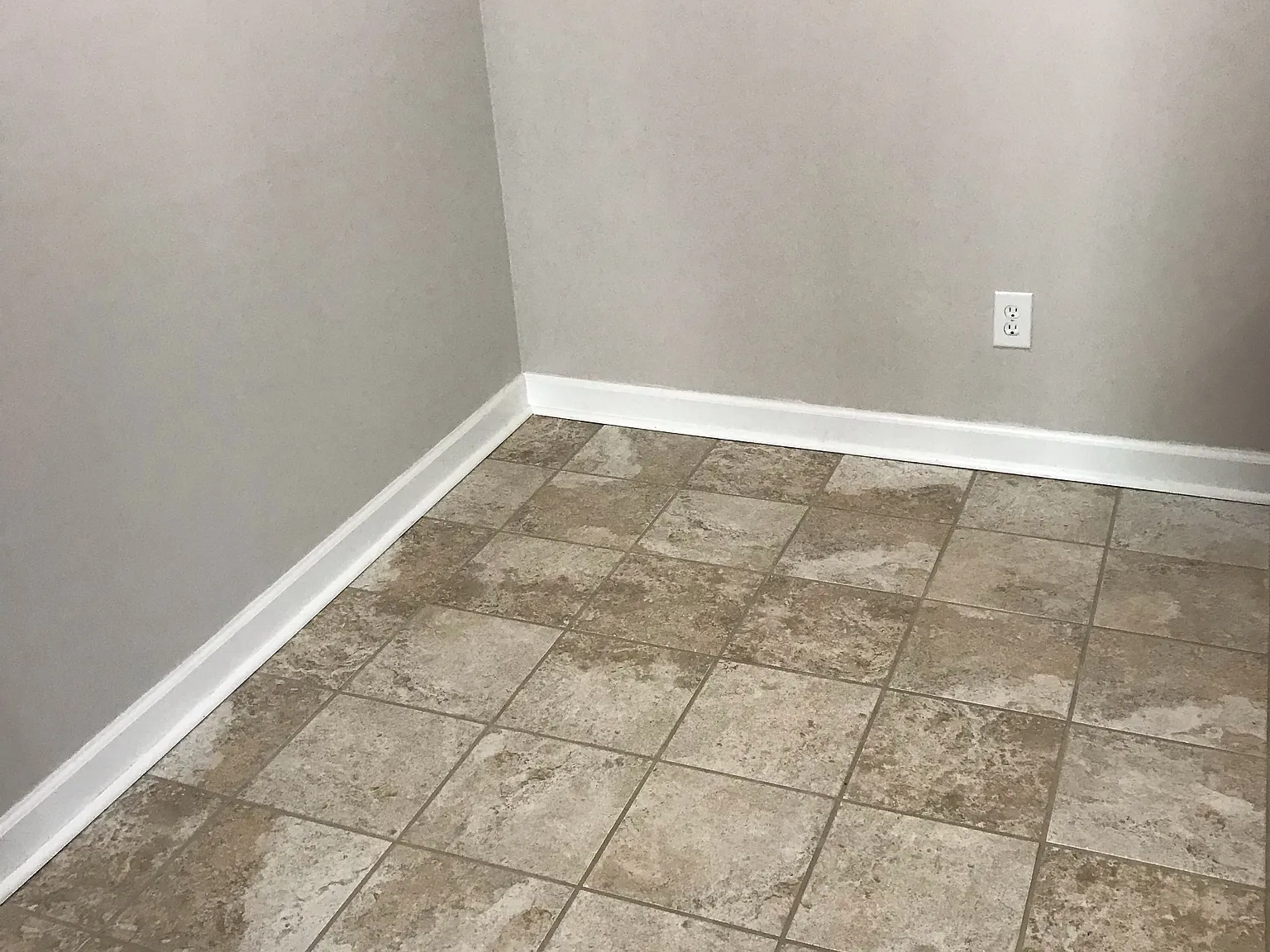 2 bed, 836 sqft, $1,400 — Photo 3