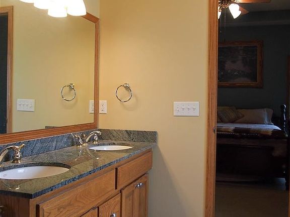 2nd image of 21105 Hampton Dr