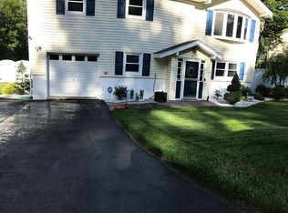 21 Metro Trl, Hopatcong, NJ 07843