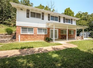 2260 Davis Dr, High Ridge, MO 63049