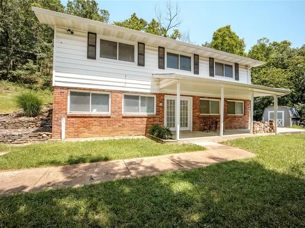 2260 Davis Dr, High Ridge, MO 63049