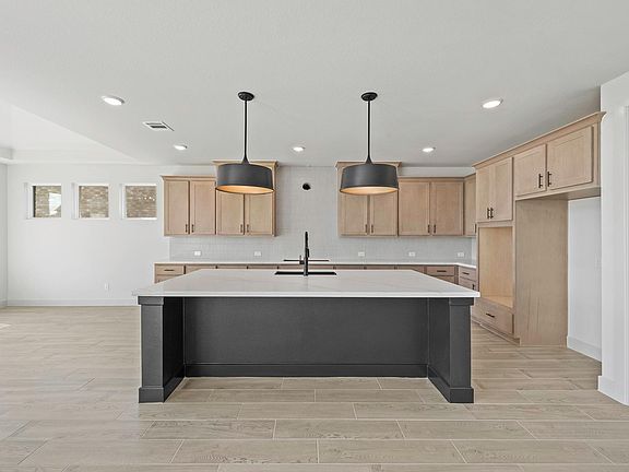 5th image of 1021 Arbor Village Ln