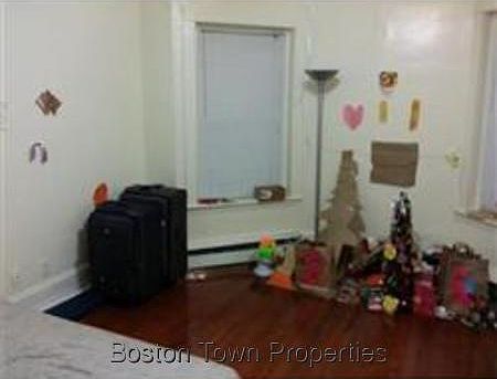 2nd image of 14 Bartlett Cres