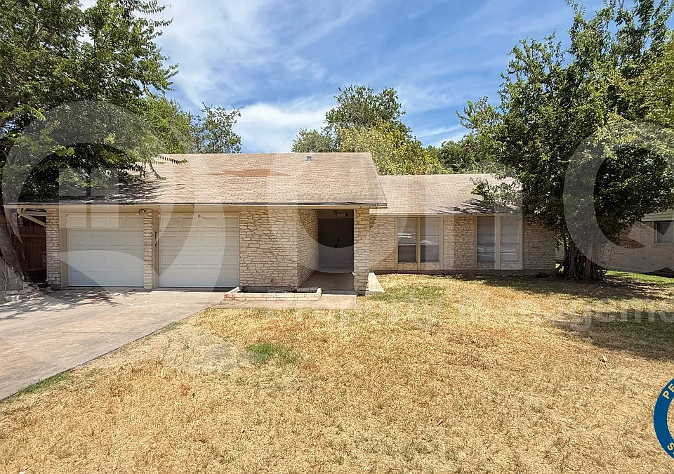 10105 Oak Hollow Dr