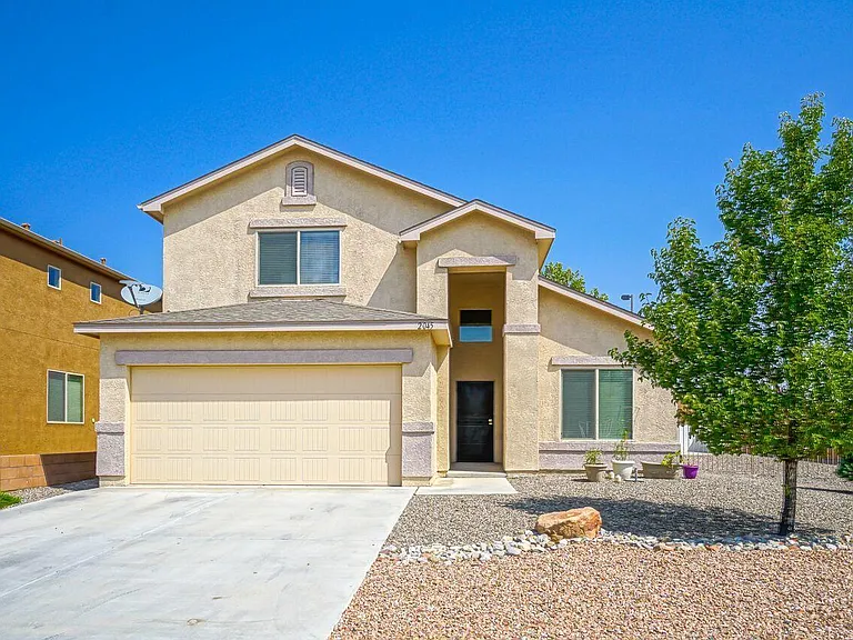 2045 N Ensenada Cir SE — Photo 1