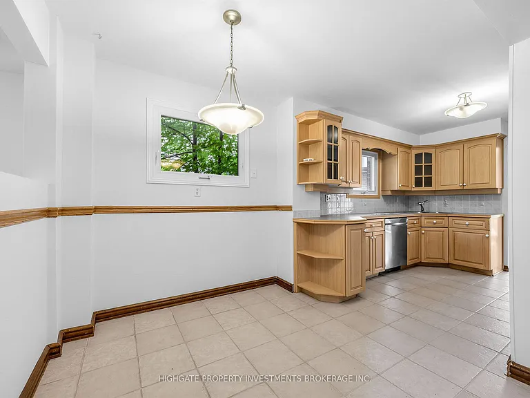 739 Edgewood Rd — Photo 5