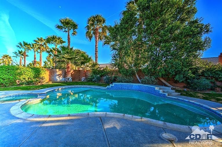 1st image of 81377 Avenida Esmeralda