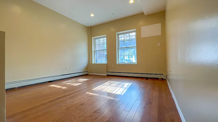 Rented by Highline Residential | media 2