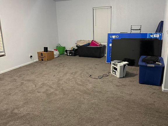 5th image of 3048 W Curtis Rd