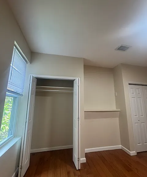 169 Christopher Columbus Dr #4R — Photo 3