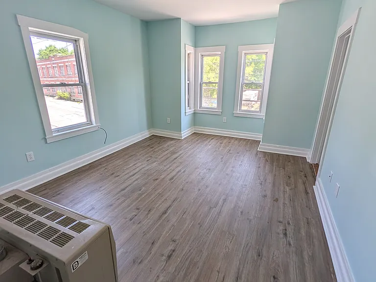 467 Water St #2R — Photo 6