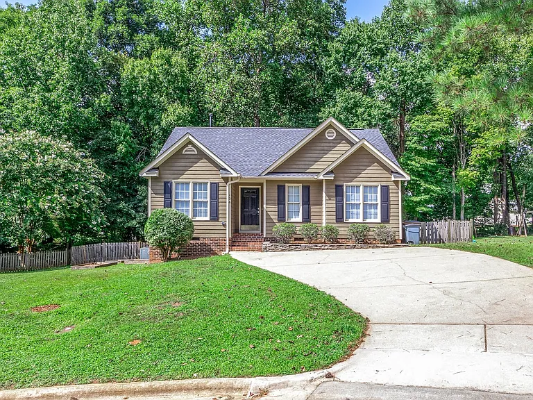 126 Crookham Ct — Photo 3