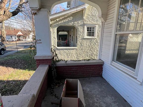 3rd image of 351 Holmes St