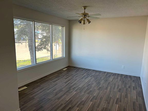 3rd image of 302 Main St