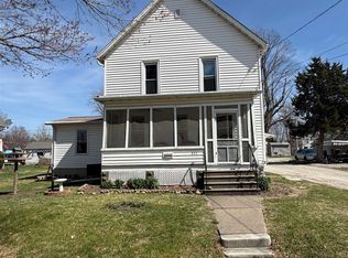 403 S 6th St, Fairfield, IA 52556