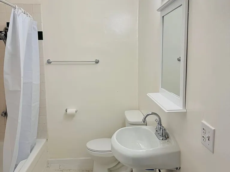 851 Pine Ave — Photo 11