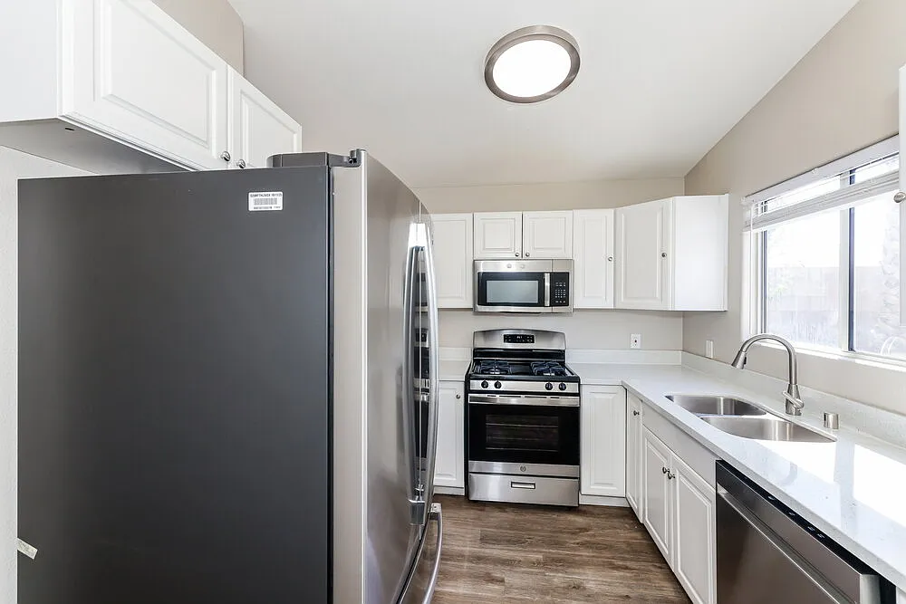 3 bed, 2.0 bath, 1225 sqft, $1,835 — Photo 4