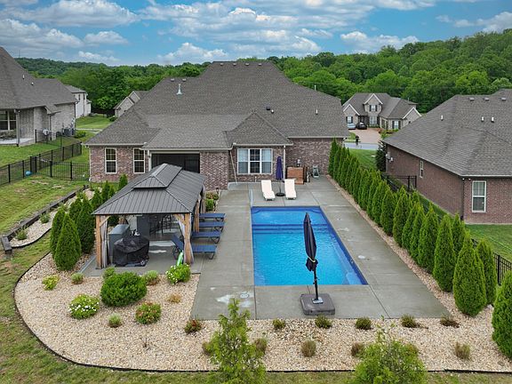 3rd image of 963 Luxborough Dr