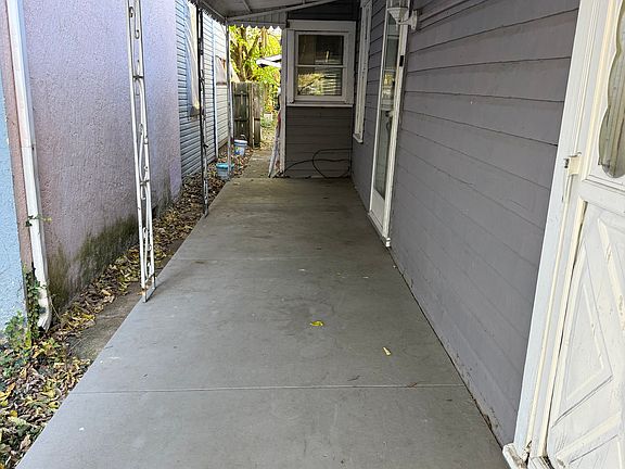 2nd image of 39 Potomac St