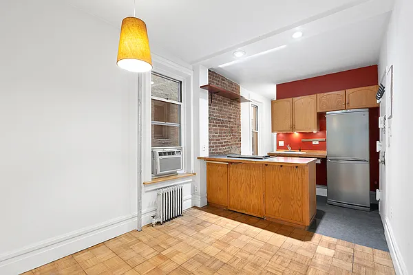 Sold by Compass | media 7