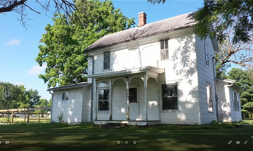 1st image of 702 W Grant Ave
