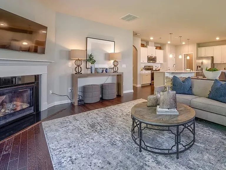 436 Kennerly Center Dr — Photo 1