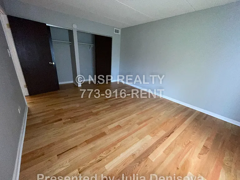 N Quentin Rd — Photo 16