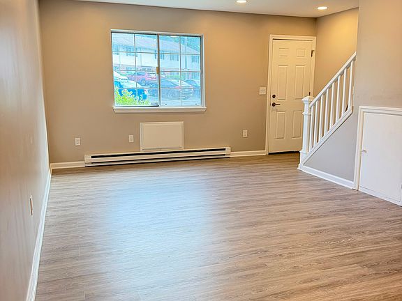 4th image of 388 Perkins Ave Unit 2-6