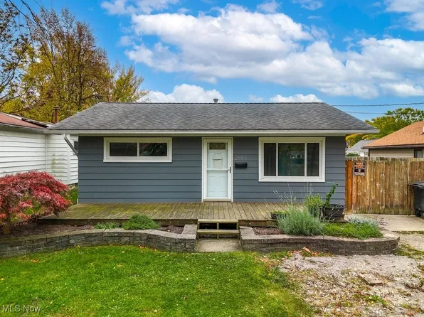 2880 Berne St, Akron, OH 44312