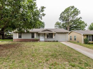 809 Helen Dr, Bedford, TX 76022