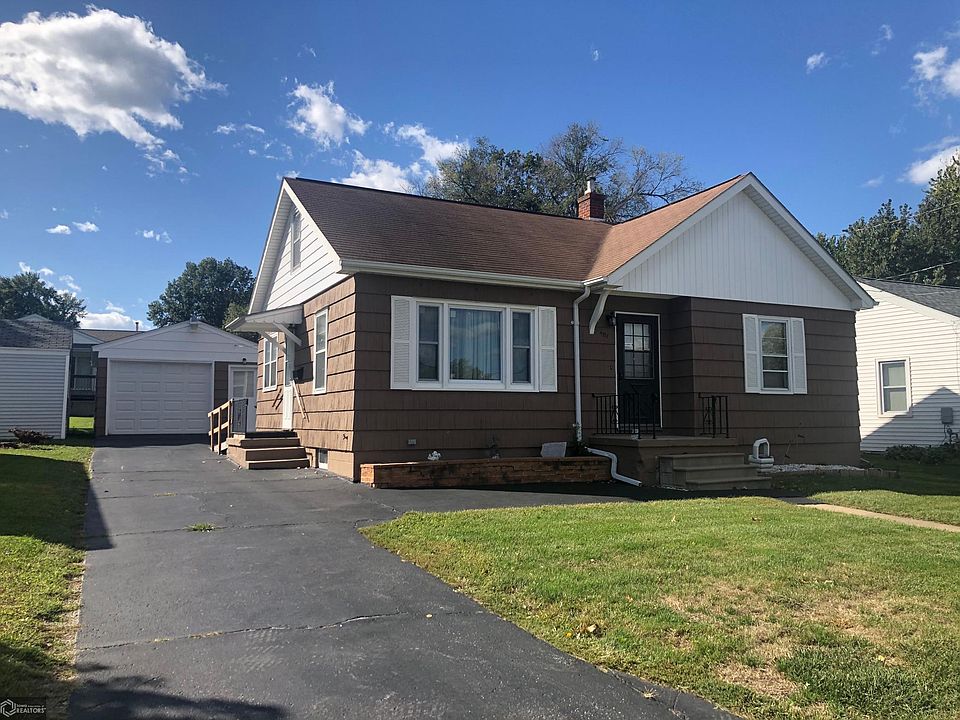 1st image of 407 Lake Dr