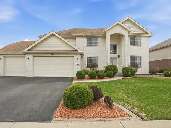 2247 S Robin Ln, Lynwood, IL 60411