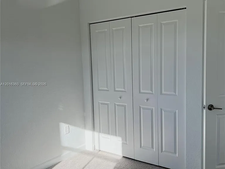 1211 SE 27th Ter — Photo 20