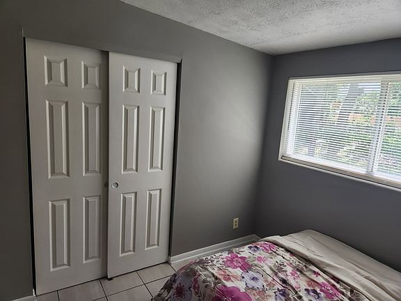2nd image of 1036 W 18th St #3