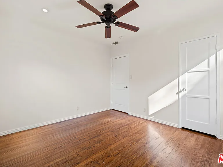 4530 Bakman Ave — Photo 9