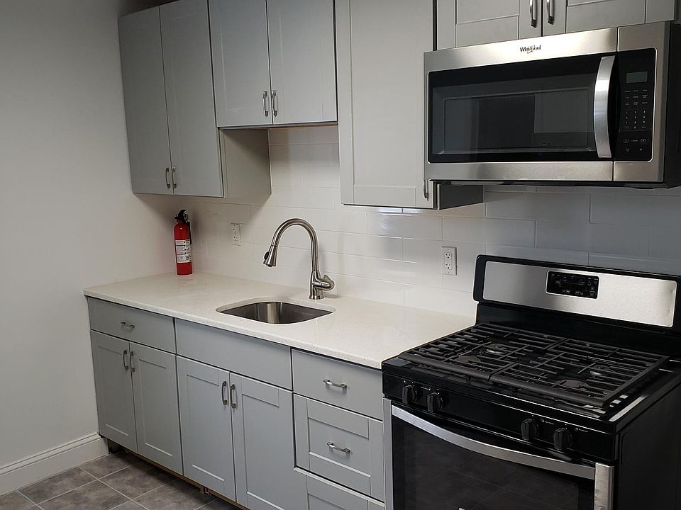 2nd image of 821 Parker St Floor 2
