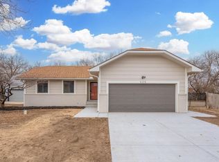 325 N Rutgers St, Wichita, KS 67212