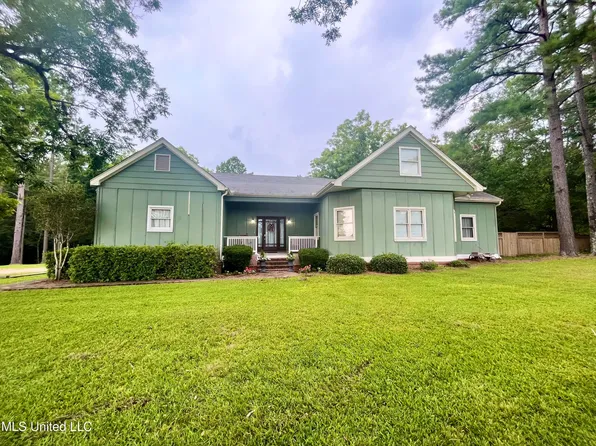 2189 E Whitworth St, Hazlehurst, MS 39083