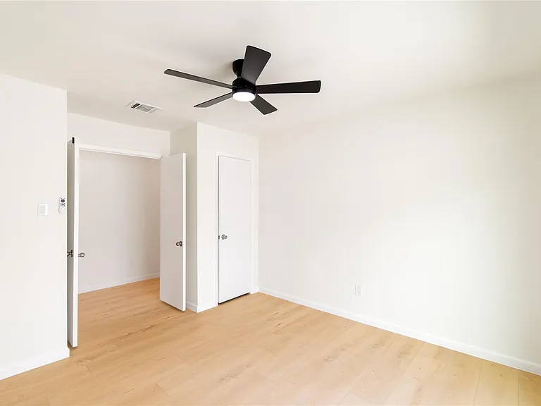6423 Coachwood Dr — Photo 17