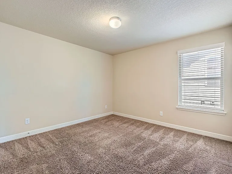 10507 Royal Est — Photo 9