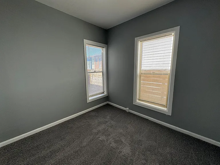 439 N Forest Ave — Photo 9