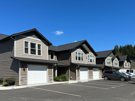 Exterior - Townhome View Entrance